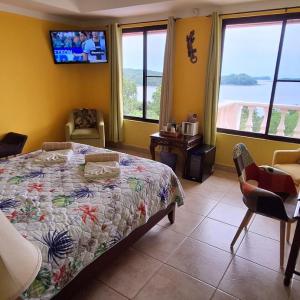 Penthouse Queen Suite with Ocean View