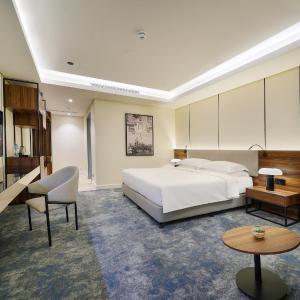 Family Connecting Suite