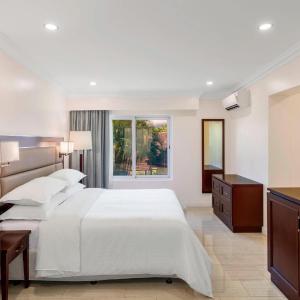 Two-Bedroom Family Room with Two King Beds