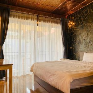 King Room with Balcony