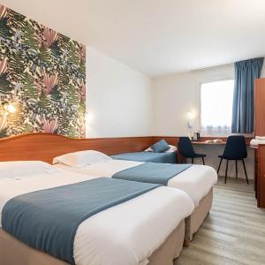 Standard Triple Room (3 single beds)