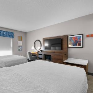 Room with Two Queen Beds - Non-Smoking