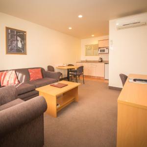 One-Bedroom Suite with Spa Bath