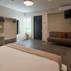 Superior King Suite