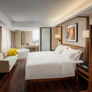 Queen Room