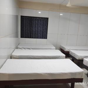 8-Bed Mixed Dormitory Room