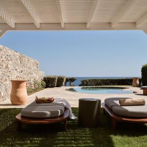 Royal Luxury Suite Sea Front with Private Pool