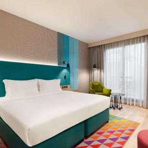 Economy Room, 1 King Bed - Complimentary Transfer to La Mer Beach, Dubai Mall / Burj Khalifa Metro Station