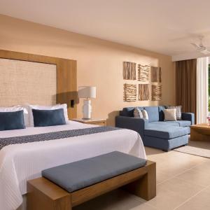 Junior Suite with Pool Access