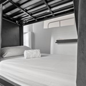 Private Room for 2 People (Shared Bathroom)