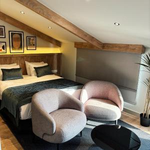 Grand Deluxe Double Room with Balcony