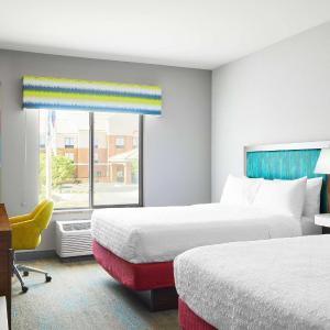 Room with Two Queen Beds - Non-Smoking
