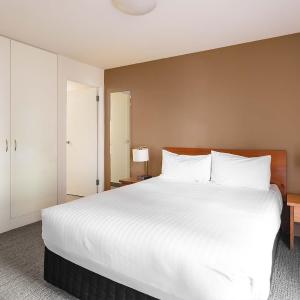 Two-Bedroom Connected Apartment with Free High Speed WiFi