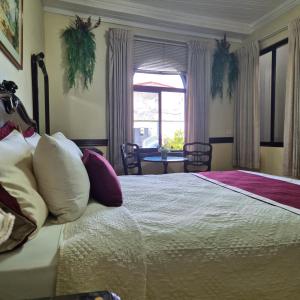 Standard Queen Room