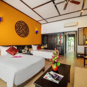 Grand Deluxe Room with Sea View