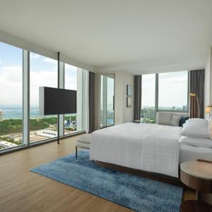 Premium King Suite with Sea View 