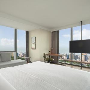 Studio King Room with City View