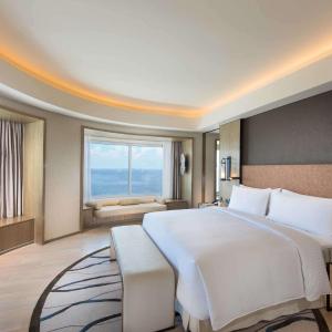 Diplomatic Suite with Bay View - Lounge Access