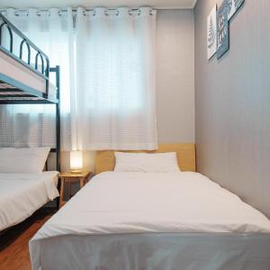 Triple Room with Private Bathroom