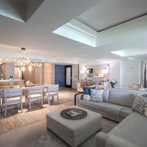 Oceanfront Sapphire Suite - 2 Bedroom Plus Den