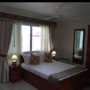 Deluxe Room (2 Adults + 1 Child)