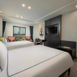 Family Quadruple Room with City View