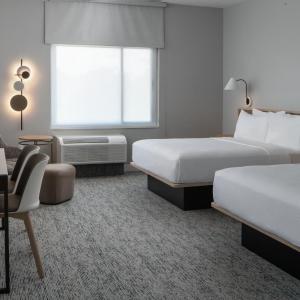 Studio with Two Queen Beds - Hearing Accessible