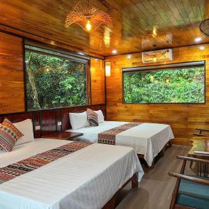 Family Room with Mountain View