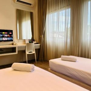 Standard Twin Room