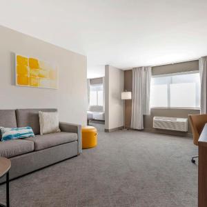 Queen Suite