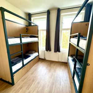 Bed in 6-Bed Mixed Dormitory Room