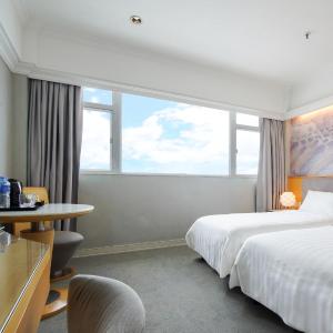 Standard Twin Room with Sea View