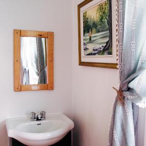 Queen Room with Shared Bathroom