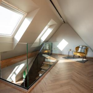 Studio - Split Level
