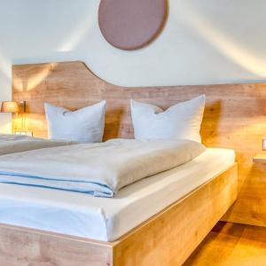 Double Room (1 Adult)