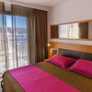 Twin Room with View