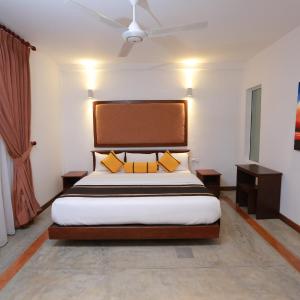 Two Room Apartment