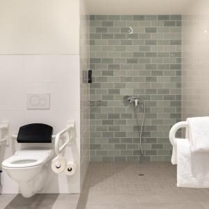 Standard Queen Room - Accessible