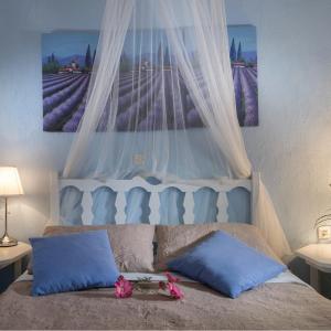 Two-Bedroom Apartment (3 Adults) with City View