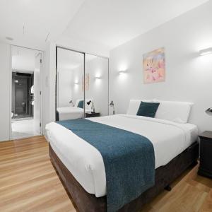 One-Bedroom Deluxe Apartment