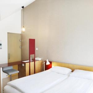 Standard Double or Twin Room with Mountain View
