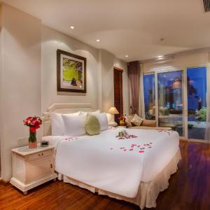 Junior Suite with Balcony