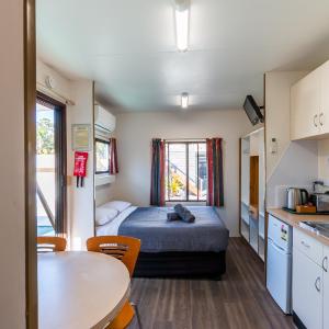 Bushmans Cabin with Shared Bathroom