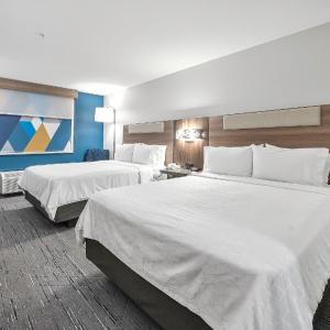 Double Room with Two Double Beds - Disability Access