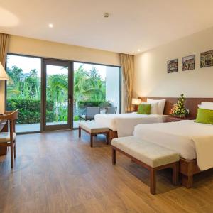 Triple Room with Garden View