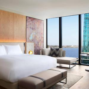 Swan River View, Premium Guest Room, 1 King Bed
