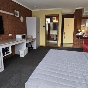 Executive Queen Room
