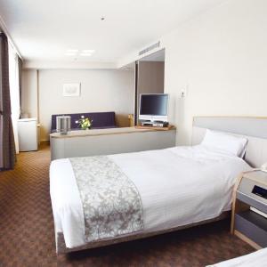 Deluxe Twin Room with Sofa Bed - Non-Smoking