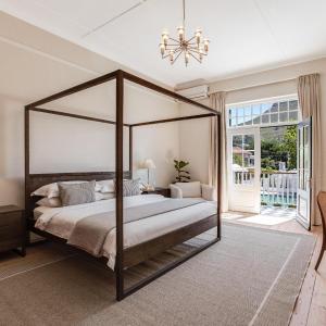 Deluxe Double Room with Balcony and Sea View