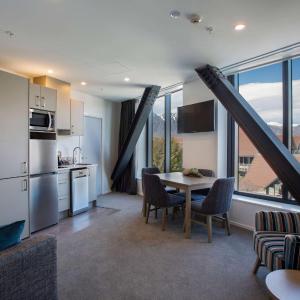 Two-Bedroom Apartment - Lake View